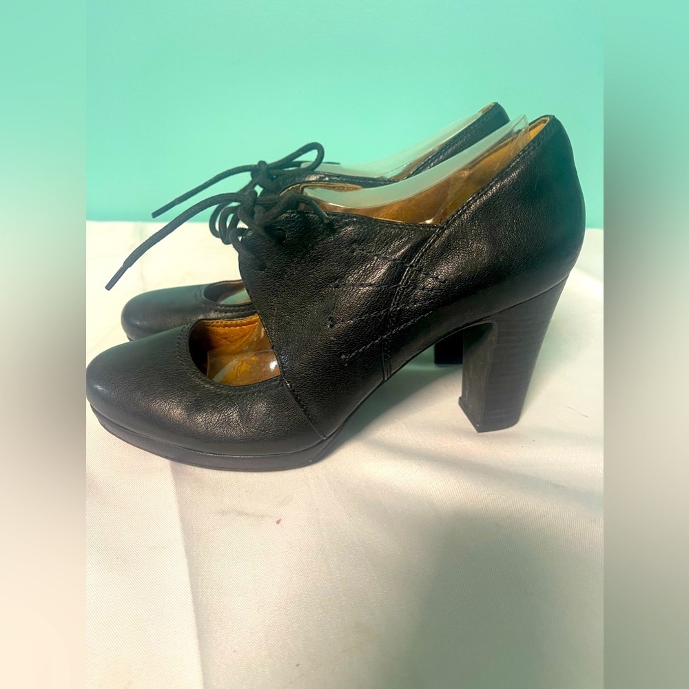 clarks oxford heels